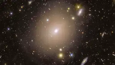 590 Milyon Işık Yılı Uzaklıkta Einstein Halkası!